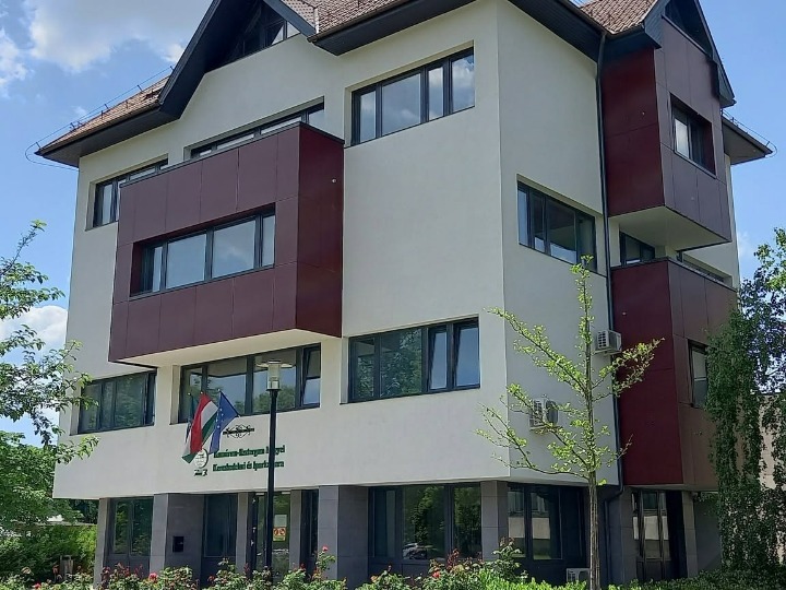 Kiadó irodák a Kamarában