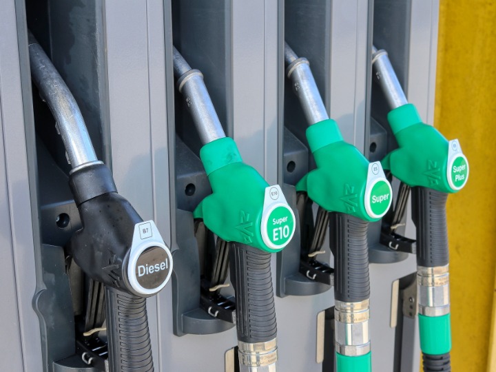 Benzinársapka, árstop, CSOK és kisbenzinkutak támogatása - megjelent a rendelet